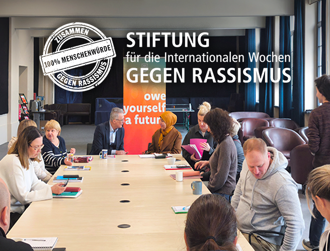 Teilnehmende im Gespräch während der Veranstaltung „Gemeinsam Vielfalt erleben“ am OWYO CAMPUS – lebendiger Austausch über Alltag und Arbeit in Deutschland