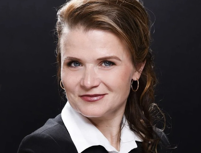 Albina Müller vom OWYO CAMPUS, Kursleiterin für Bewerbungstraining und Vorstellungsgespräche, Portraitfoto