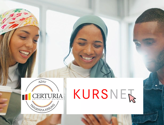 Drei Teilnehmende am OWYO CAMPUS schauen gemeinsam auf ein Tablet mit den Sprachkursangeboten und Kursinformationen des OWYO CAMPUS für Deutschkurse und Arbeitsmarktintegration.